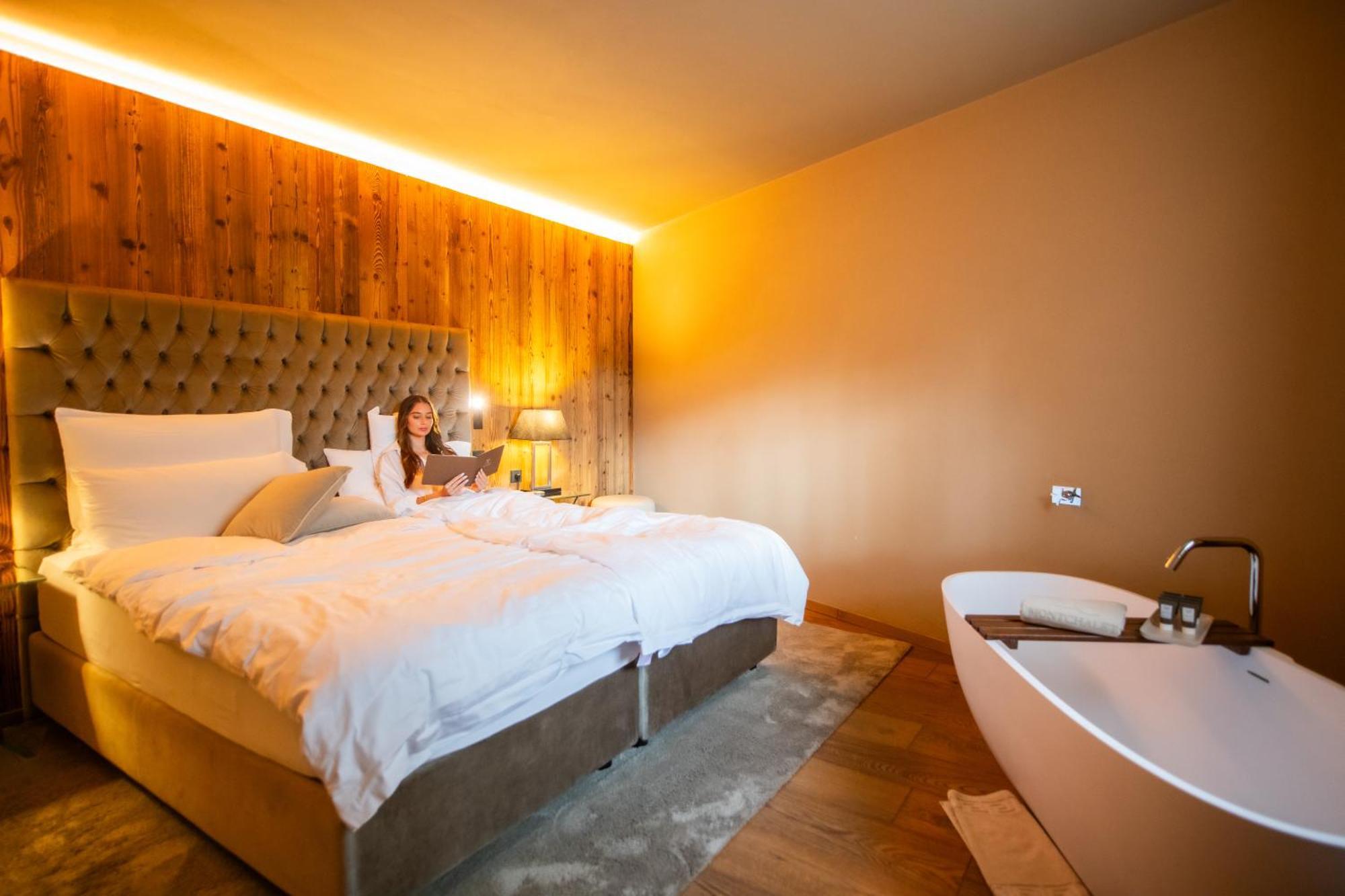 Hotel Montchalet Ortisei Ngoại thất bức ảnh